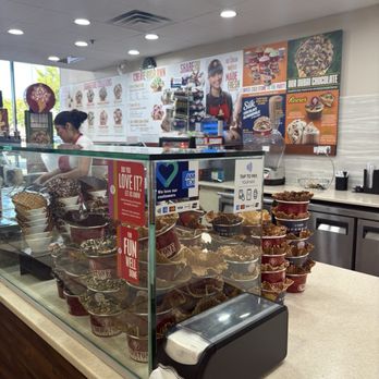 Cold Stone Creamery - Ice Cream & Frozen Yogurt Near Me - Riverside, California