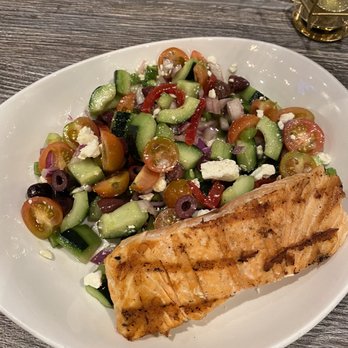 Polo’s Corner - Greek salad with salmon, was very good - New American Near Me - Livermore, California Polo’s Corner - Greek salad with salmon, was very good - New American Near Me - Livermore, California