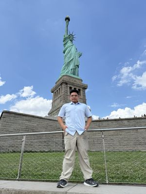 Statue of Liberty by null