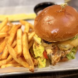 Silver Reef Brewing Craft & Kitchen - Chicken Avocado Sandwich