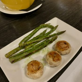 Vinitus - Asparagus and mushroom - Tapas Bars Near Me - Barcelona, B