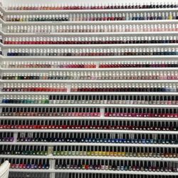 iNail Pro - Amazing nail polish wall