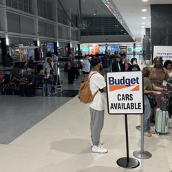 BWI Thurgood Marshall Airport - Concourse E - Long ass line!!!