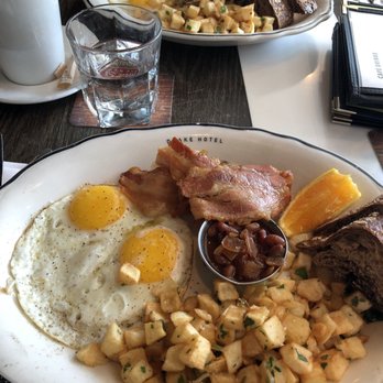 Drake's Corner Café + Bistro - Drake breakfast - Breakfast & Brunch Near Me - Toronto, Ontario