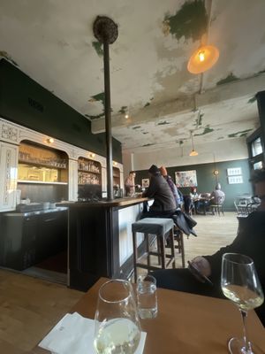 Dutch Bar by null