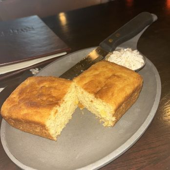 deSha's - Cincinnati - cornbread - American Near Me - Cincinnati, Ohio