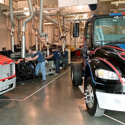 Universal Technical Institute - Norwood - Auto Mechanic Technical School