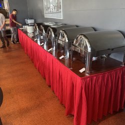 Dragon Rouge Bistro Alameda - Buffet service