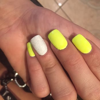 Lee Nails - Bright summer nails - Nail Salons Near Me - Morris, Illinois