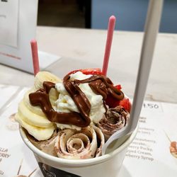 Nutella Strawberry Banana Speciality Roll