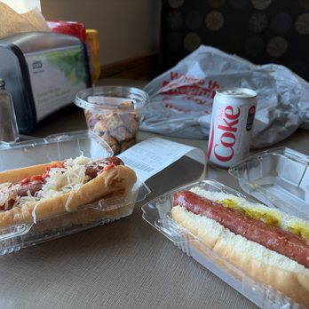 Hy-Vee Fast & Fresh - I got a free mini coke with my 2 roller grill items (hot dogs...with plenty of fixings). I also bought a cup of mini peanut butter pretzels. - Convenience Stores Near Me - Robbinsdale, Minnesota Hy-Vee Fast & Fresh - I got a free mini coke with my 2 roller grill items (hot dogs...with plenty of fixings). I also bought a cup of mini peanut butter pretzels. - Convenience Stores Near Me - Robbinsdale, Minnesota