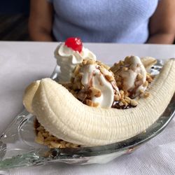 Anchors Away Family Restaurant & Dairy Bar - Banana split