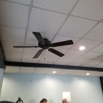 iPho by Saigon - Dirty fan they had on, blowing dust. After it was turned off no one cleaned it. - Vietnamese Near Me - Saint Paul, Minnesota