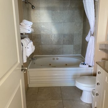 Seaside Resort - 3 bedroom suite bathroom - Hotels Near Me - North Myrtle Beach, South Carolina Seaside Resort - 3 bedroom suite bathroom - Hotels Near Me - North Myrtle Beach, South Carolina