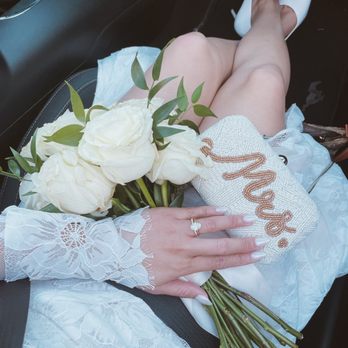 Flowers n' Vases - Floral Designers Near Me