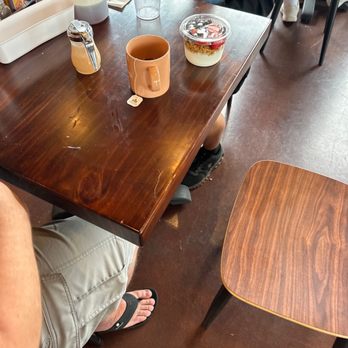 Kihei Caffe Lahaina - Small table - Breakfast & Brunch Near Me - Lahaina, Hawaii