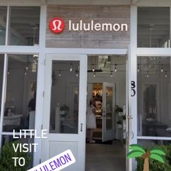 Lululemon Athletica - The grand entrance