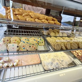 Spring Hill Pastry Shop - Bakeries Near Me - S Charleston, West Virginia Spring Hill Pastry Shop - Bakeries Near Me - S Charleston, West Virginia