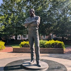 Dale Earnhardt Statue - Dale Earnhardt Statue, Kannapolis