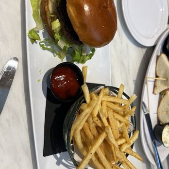 Sugar Factory Express - Sugar Factory Burger - Desserts Near Me - Bloomington, Minnesota