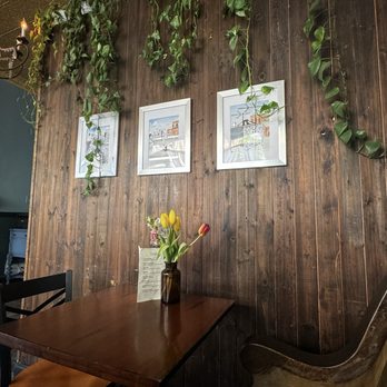 Julia's - New American Near Me - Ridgewood, New York