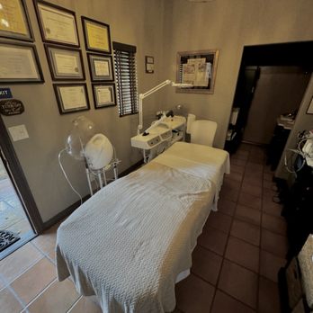 Balensi Spa - Day Spas Near Me - Chula Vista, California