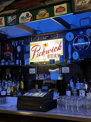 Pickwick Tavern by null
