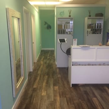 It's Always Summer - This is the "tranquil, calm" vibe you get in this office. Great the picture says it all. - Spray Tanning Near Me - Torrance, California