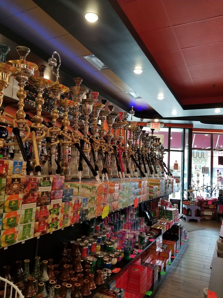 XTRA SMOKE SHOP Updated September 2024 17 Photos 1090 Main St