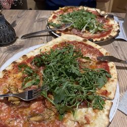 Pizzeria Schönberg - Pizza con Finferli freschi