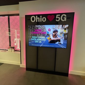 T-Mobile Experience Store - Side wall - Mobile Phones Near Me - Columbus, Ohio