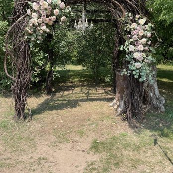 Hope Glen Farm - Ceremony arch - Venues & Event Spaces Near Me - Cottage Grove, Minnesota