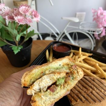Medii Kitchen - Chicken Pesto Chicken Panini 05.16.23 - Mediterranean Near Me - Anaheim Hills, California Medii Kitchen - Chicken Pesto Chicken Panini 05.16.23 - Mediterranean Near Me - Anaheim Hills, California