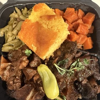 The Cultured Soul Kitchen - Oxtails plate - Southern Near Me - Long Beach, California The Cultured Soul Kitchen - Oxtails plate - Southern Near Me - Long Beach, California