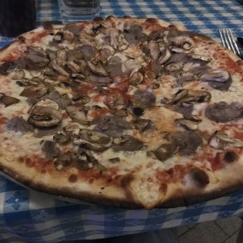 La Pizzeria - Salsicca Bromina pizza. Not bad. Not the best for cold leftovers though. - Pizza Near Me - Telluride, Colorado La Pizzeria - Salsicca Bromina pizza. Not bad. Not the best for cold leftovers though. - Pizza Near Me - Telluride, Colorado