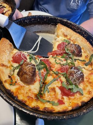 Midway Pizza by null