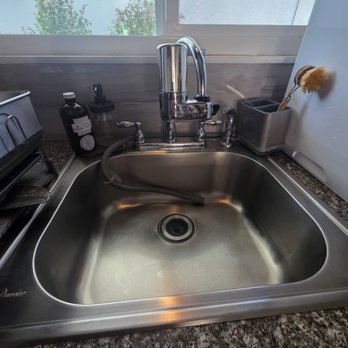 Goncan Cleaning Services - washing dishes - Home Cleaning Near Me - San Leandro, California Goncan Cleaning Services - washing dishes - Home Cleaning Near Me - San Leandro, California
