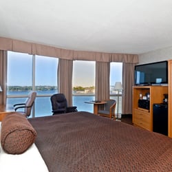 Clarion Lakeside Inn & Conference Centre - Room with 1 King bed overlooking Lake of the Woods Amenities include: wi-fi, mini-refrigerator and flat panel TV.