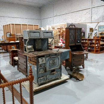 Antique City Mall - Thrift Stores Near Me - Micanopy, Florida Antique City Mall - Thrift Stores Near Me - Micanopy, Florida