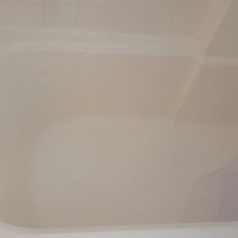 Skye Canyon Cleaning - Sparkling tub from a teen bathroom - Home Cleaning Near Me