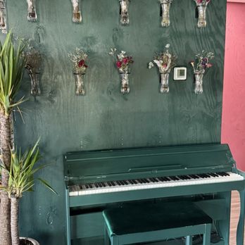 Libri - Little piano - Bookstores Near Me - Yorktown Heights, New York