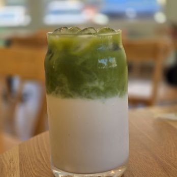 Calidum Cafe - Matcha Latte - Cafes Near Me - Burbank, California