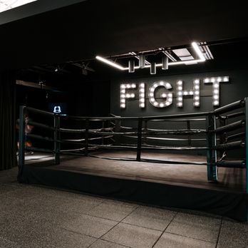 Midtown Athletic Club - EverybodyFights boxing studio - Gyms Near Me - Bannockburn, Illinois Midtown Athletic Club - EverybodyFights boxing studio - Gyms Near Me - Bannockburn, Illinois