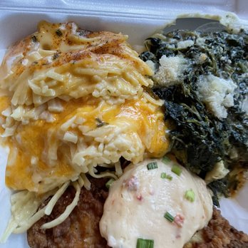 Verti Marte - Creole chicken with creamed spinach and Side Mac and Cheese - Delis Near Me - New Orleans, Louisiana