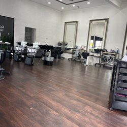 Ooh La La Hair Salon & Barbershop - Ooh la la beauty salon