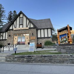 Banff Visitor Information Centre