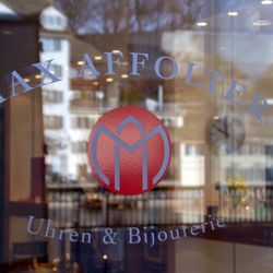 Affolter Max Uhren & Bijouterie - Max Affolter Uhren & Bijouterie Limmatquai, Schaufenster mit Tissot, Mido, Louis Erard