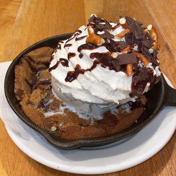 Fuller House - Cookie Skillet - American Near Me - Hinsdale, Illinois