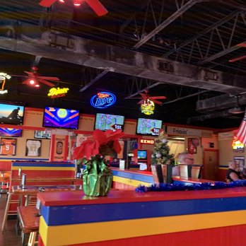 Fricker's - Inside - Chicken Wings Near Me - VAN WERT, Ohio
