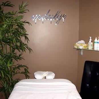 Fusion Chiropractic & Integrative Health - massage therapy room - Chiropractors Near Me - Toronto, Ontario Fusion Chiropractic & Integrative Health - massage therapy room - Chiropractors Near Me - Toronto, Ontario